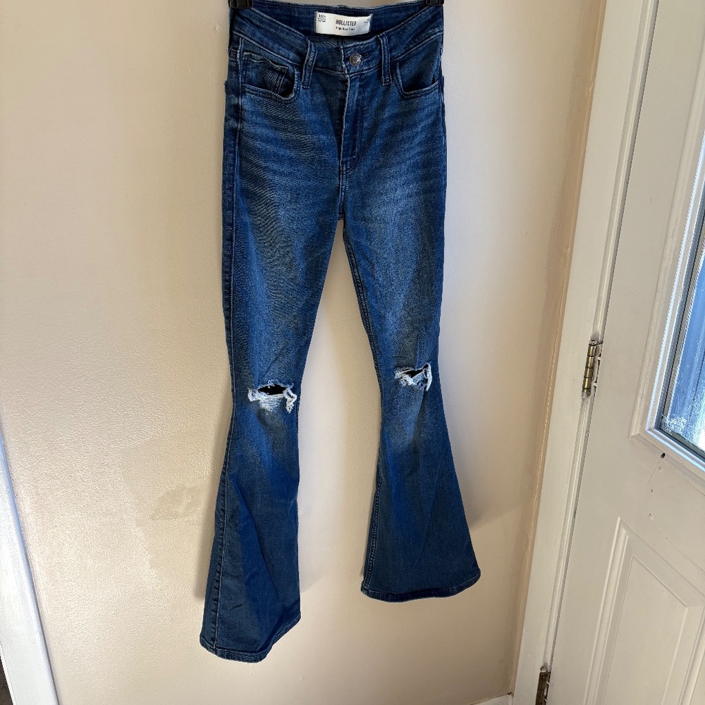 Hollister 000 High Rise Flare Jeans - Picture 3 of 5